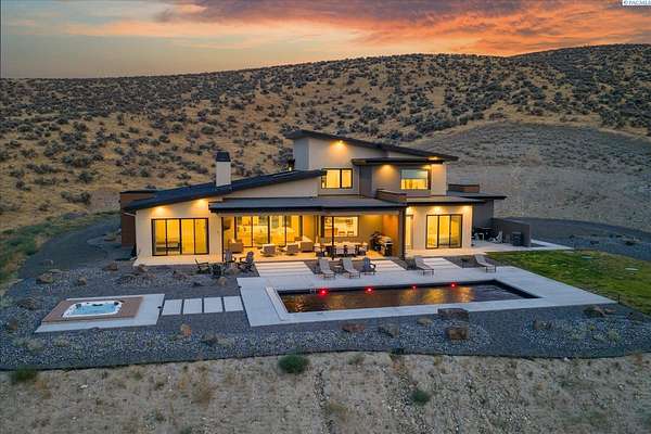 5.14 Acres of Land with Home for Sale in Kennewick, Washington