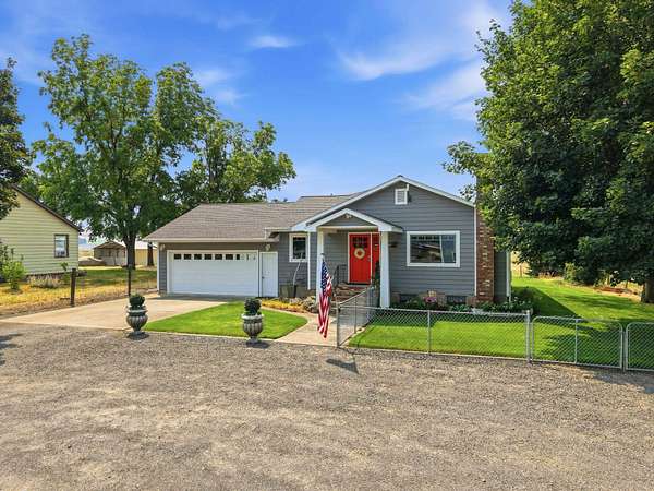 5 Acres of Land with Home for Sale in St. John, Washington
