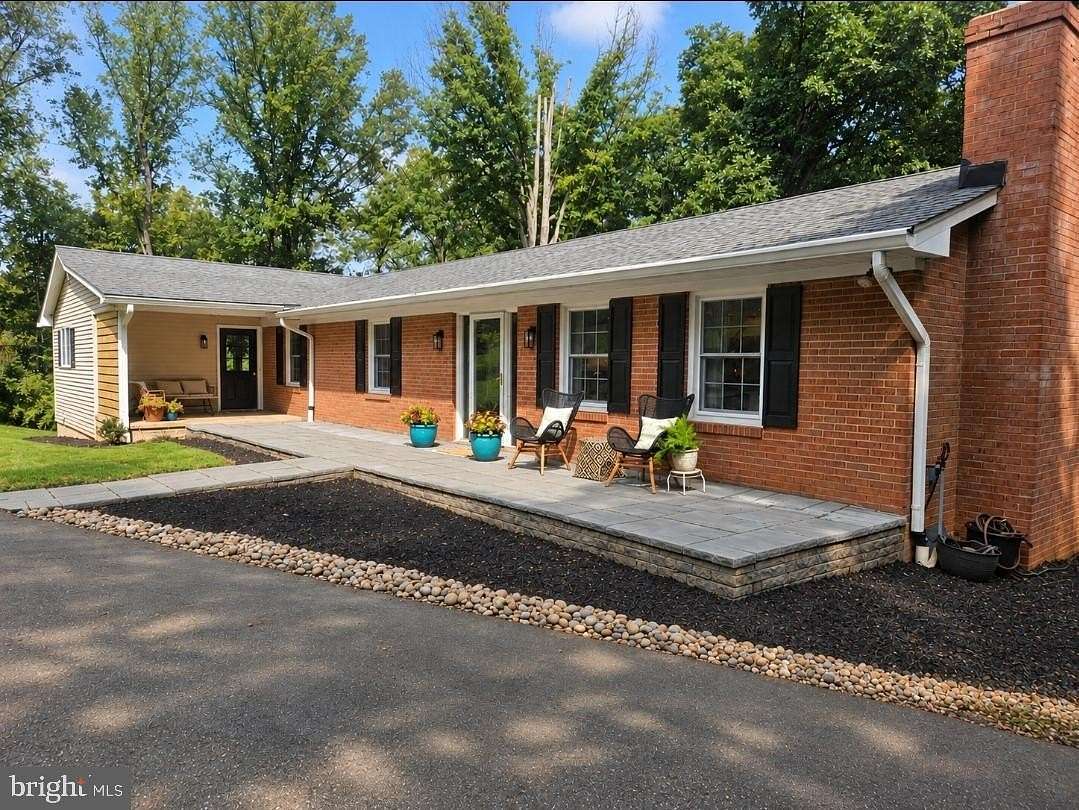 1.6 Acres of Land with Home for Sale in Warrenton, Virginia