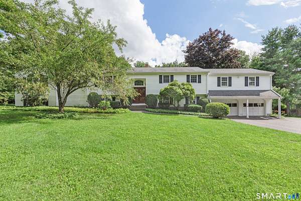 1.52 Acres of Land with Home for Sale in Oxford, Connecticut