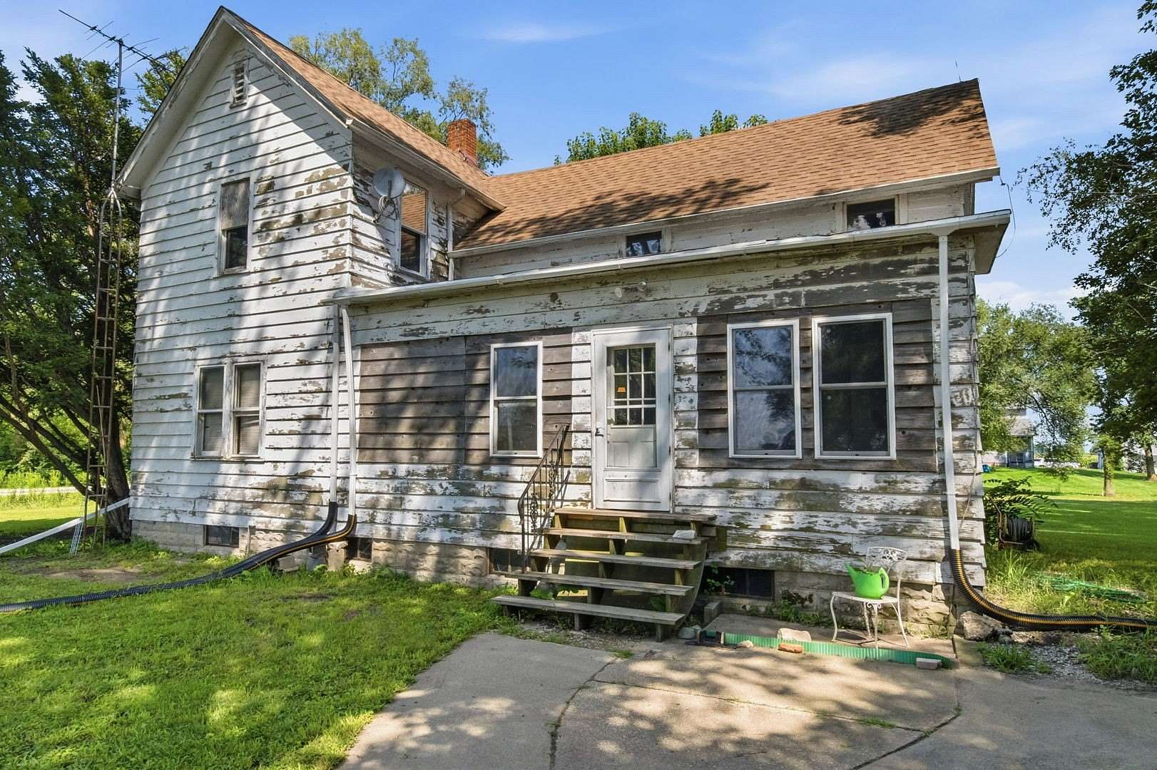 5 Acres of Land with Home for Sale in Manteno, Illinois