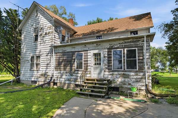 5 Acres of Land with Home for Sale in Manteno, Illinois