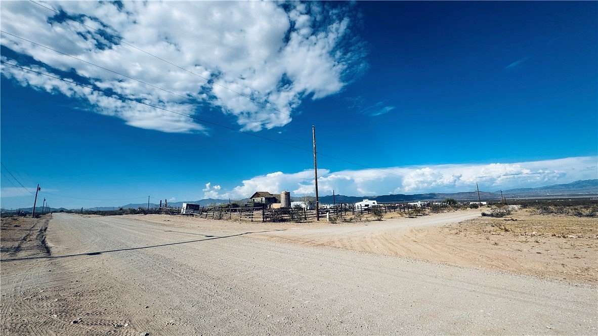 14.3 Acres of Land with Home for Sale in Golden Valley, Arizona