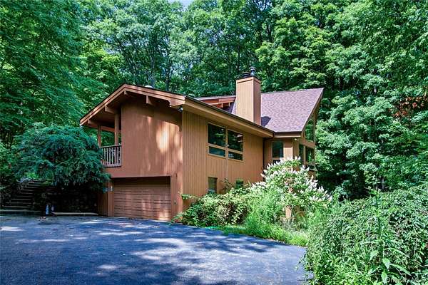 7.2 Acres of Land with Home for Sale in Putnam Valley, New York