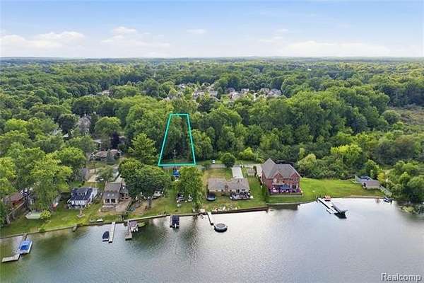 0.17 Acres of Residential Land for Sale in Commerce Township, Michigan