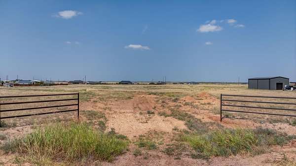5 Acres of Residential Land for Sale in Wilson, Texas