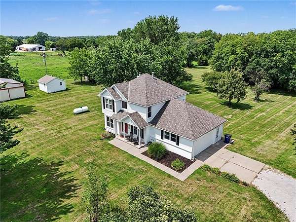 10.3 Acres of Recreational Land with Home for Sale in Leavenworth, Kansas