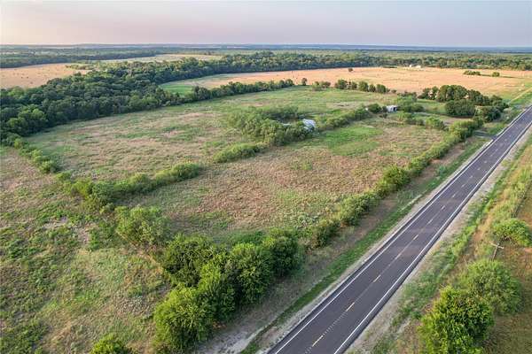 16 Acres of Land for Sale in Thornton, Texas