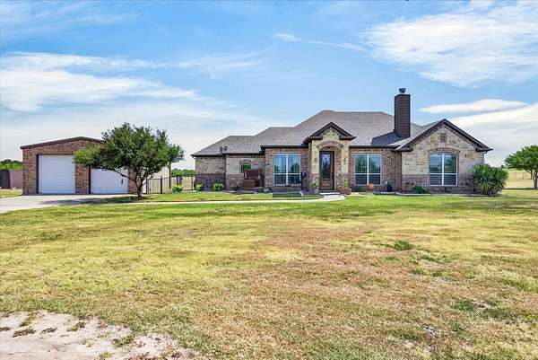 2.5 Acres of Land with Home for Sale in Kaufman, Texas
