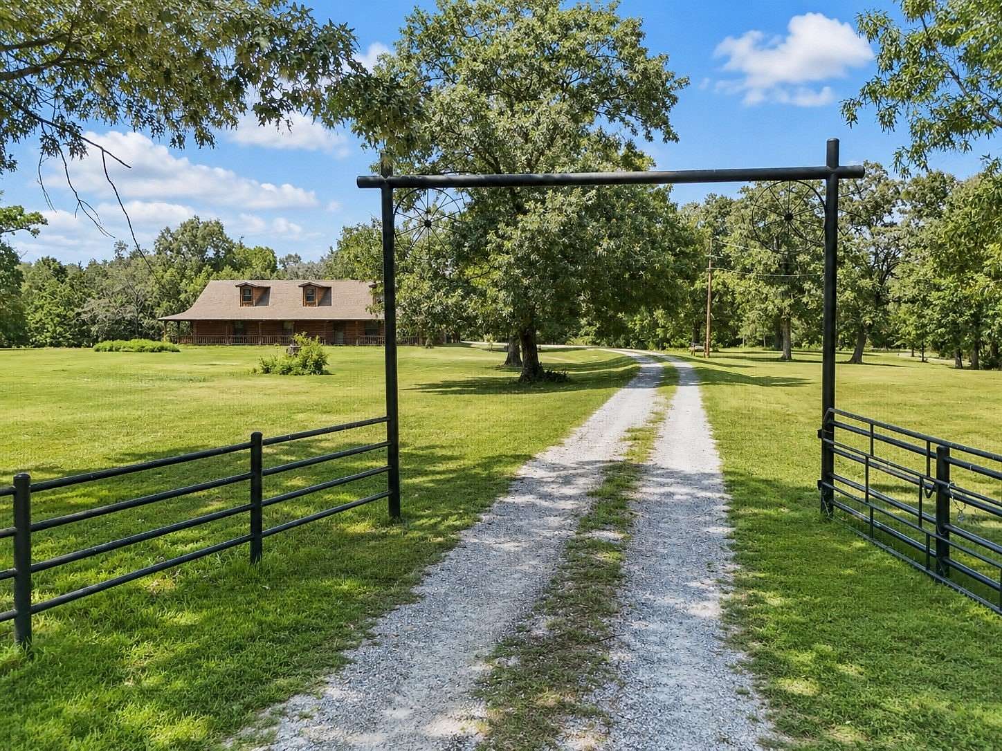 4.52 Acres of Land with Home for Sale in Arthur City, Texas
