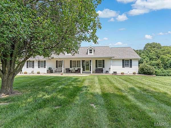 2.74 Acres of Land with Home for Sale in Waterloo, Illinois