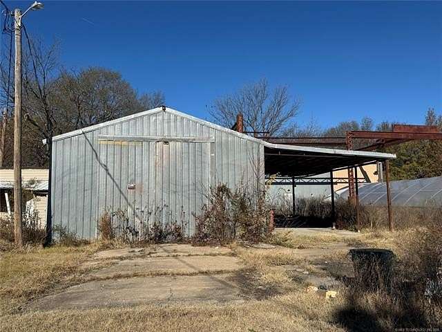 3 Acres of Improved Commercial Land for Sale in Okmulgee, Oklahoma