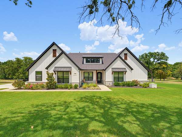 4.55 Acres of Land with Home for Sale in Decatur, Texas