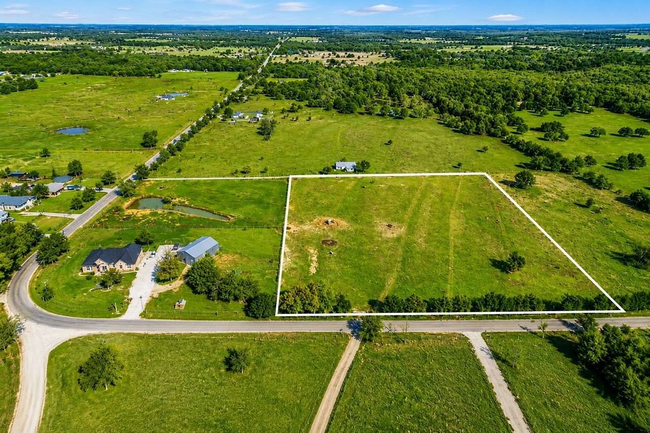 5 Acres of Land for Sale in Whitesboro, Texas