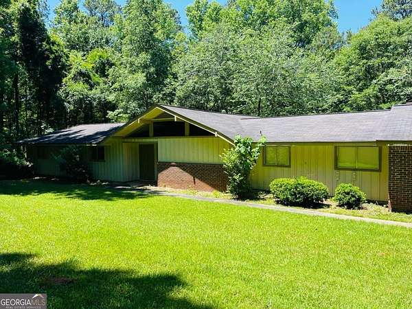 2.2 Acres of Land with Home for Lease in Fayetteville, Georgia