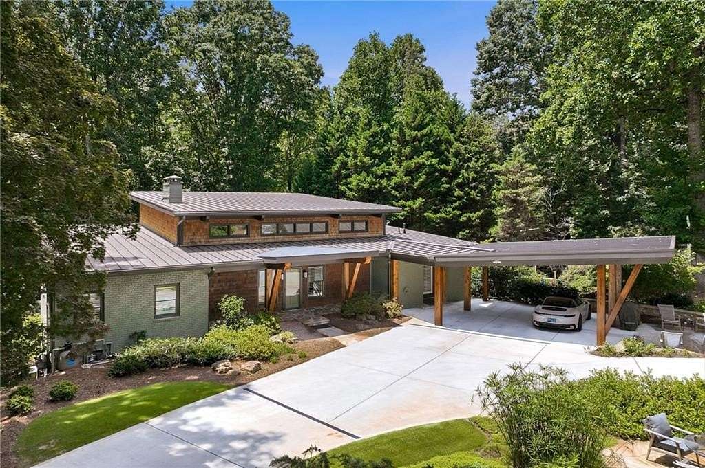 2.24 Acres of Land with Home for Sale in Flowery Branch, Georgia