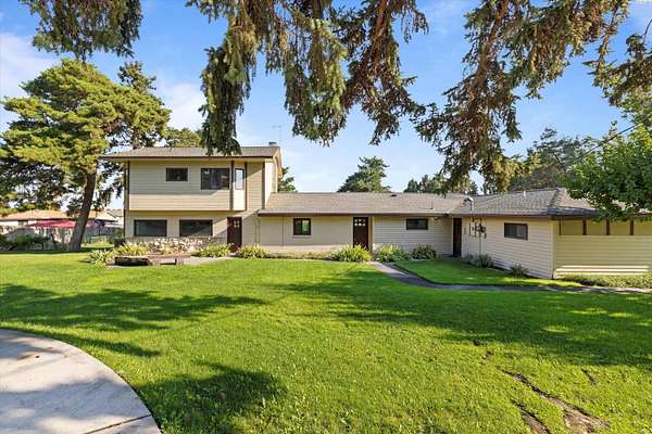 2 Acres of Land with Home for Sale in Kennewick, Washington