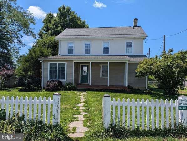 Land with Home for Lease in Zionsville, Pennsylvania