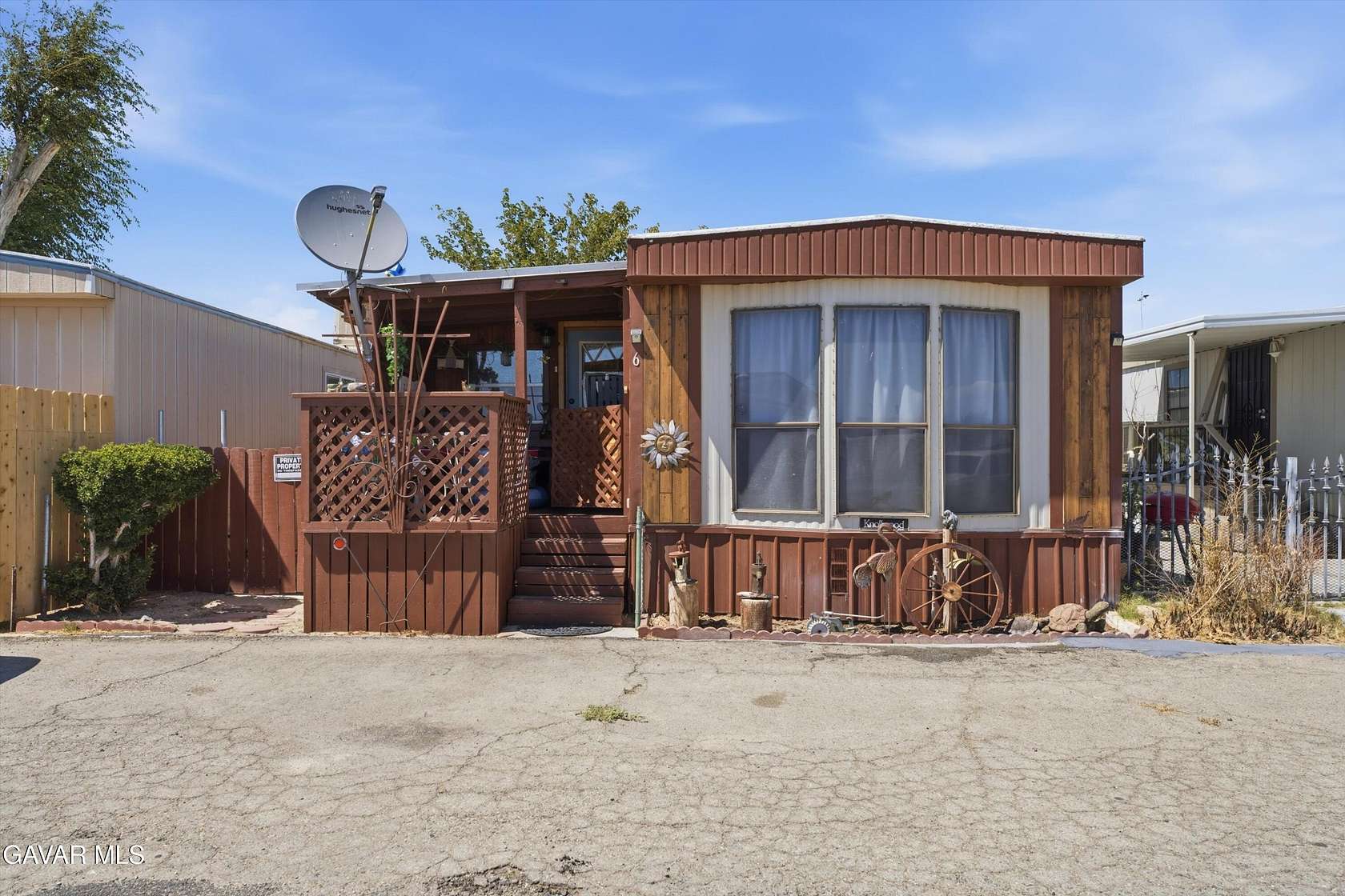 9 Acres of Land with Home for Sale in Rosamond, California