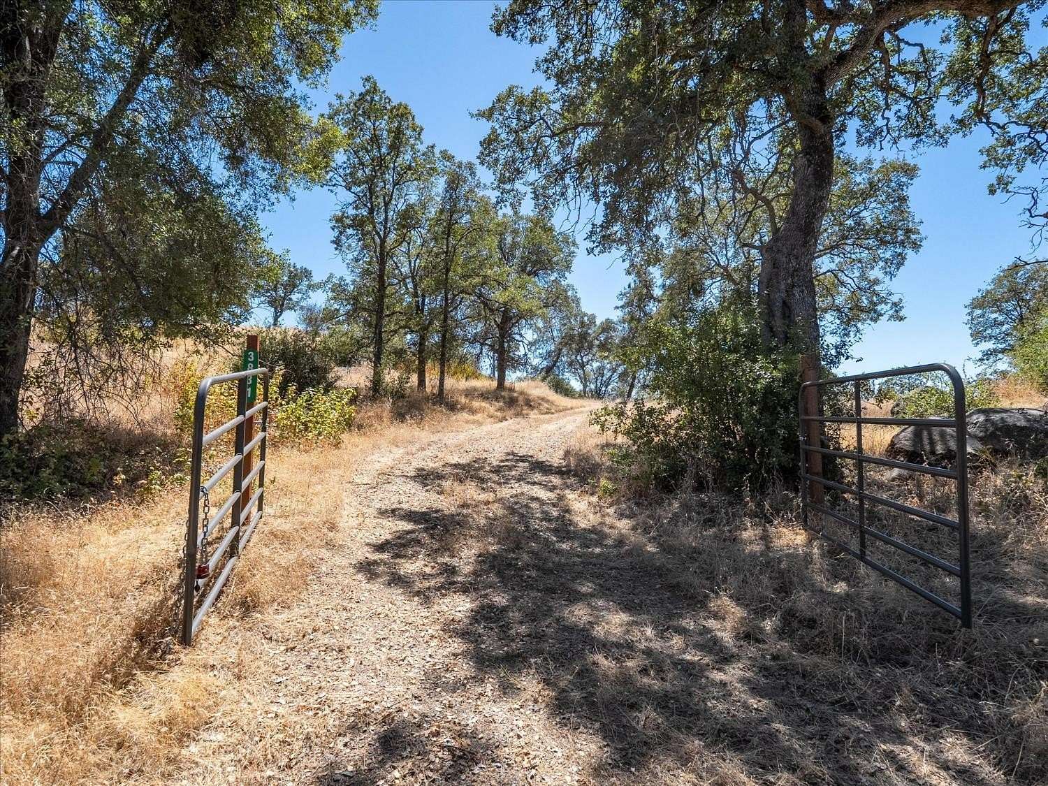 72.1 Acres of Recreational & Residential Land for Sale in Mariposa, California