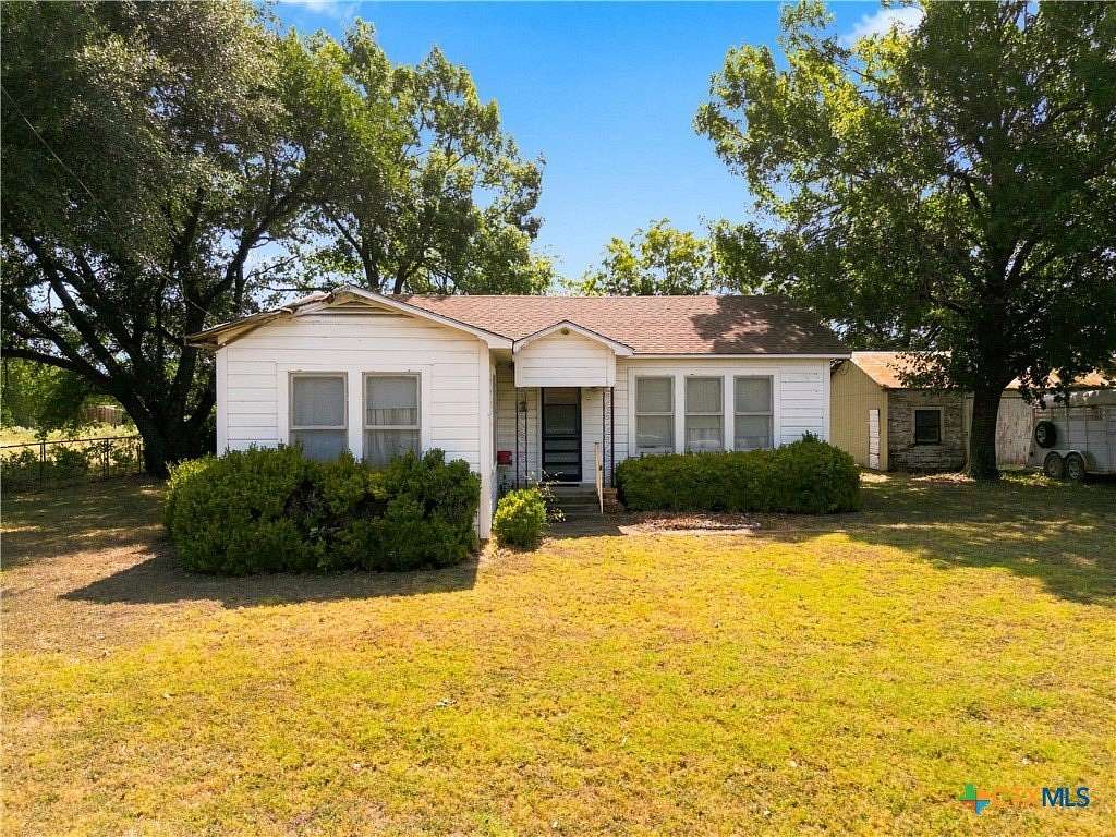 37.7 Acres of Land with Home for Sale in Marlin, Texas