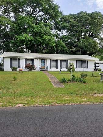 1.5 Acres of Land with Home for Sale in New Brockton, Alabama