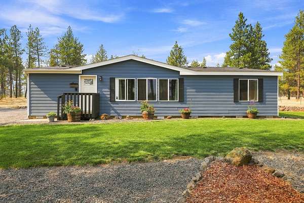10.9 Acres of Land with Home for Sale in Edwall, Washington