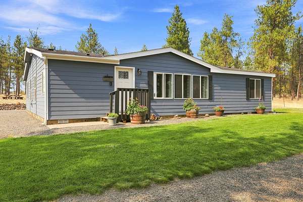 10.9 Acres of Land with Home for Sale in Edwall, Washington