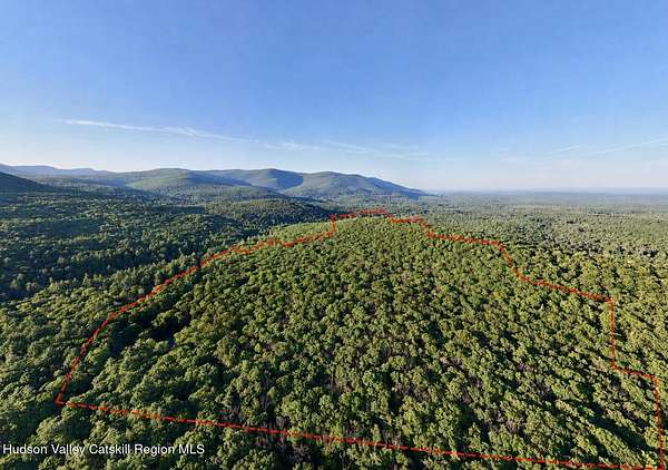 95.7 Acres of Recreational Land for Sale in Kerhonkson, New York