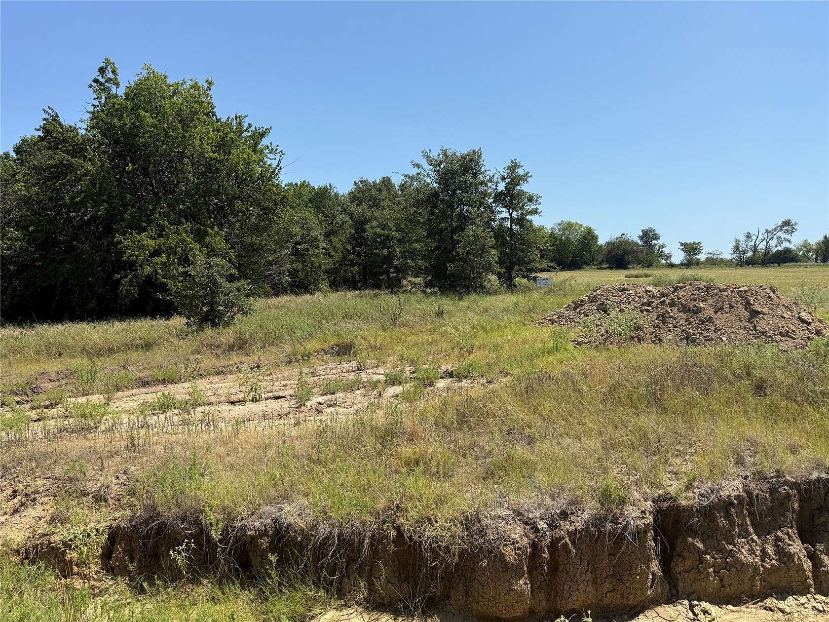 2 Acres of Residential Land for Sale in Dike, Texas