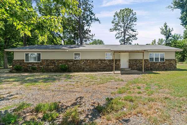 4.54 Acres of Land with Home for Sale in Jacksonville, Arkansas