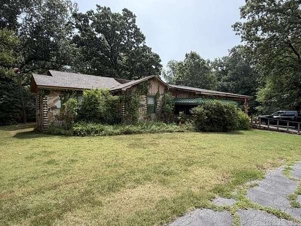 5.78 Acres of Land with Home for Sale in DeWitt, Arkansas