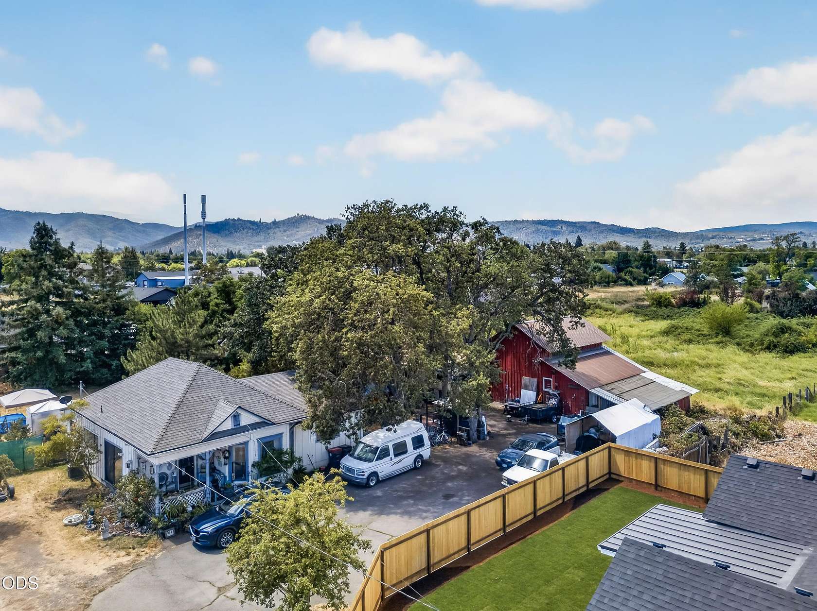 1.54 Acres of Land with Home for Sale in Medford, Oregon