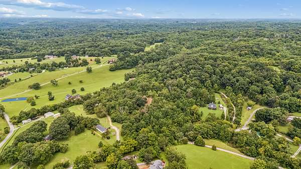 15 Acres of Land for Sale in Hendersonville, Tennessee
