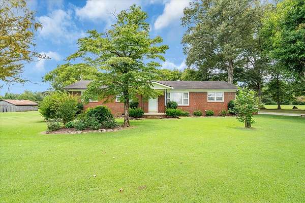 20 Acres of Land with Home for Sale in Manchester, Tennessee