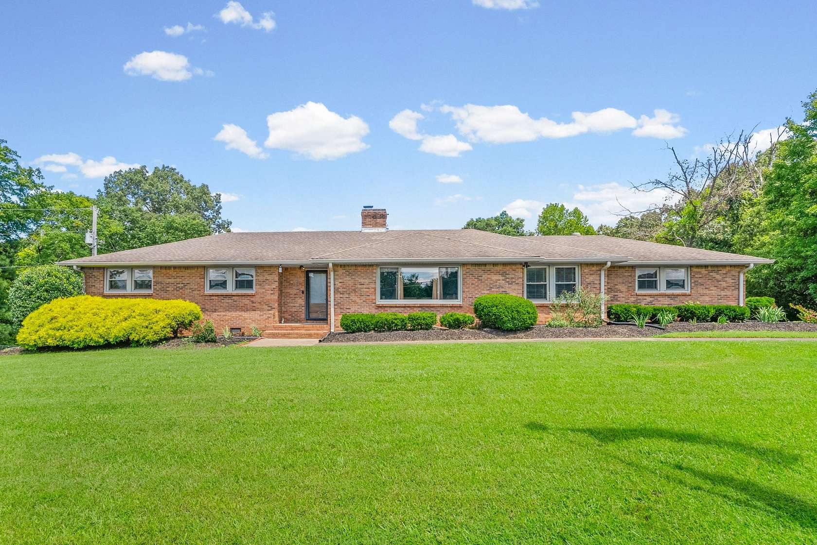 3 Acres of Land with Home for Sale in Clarksville, Tennessee