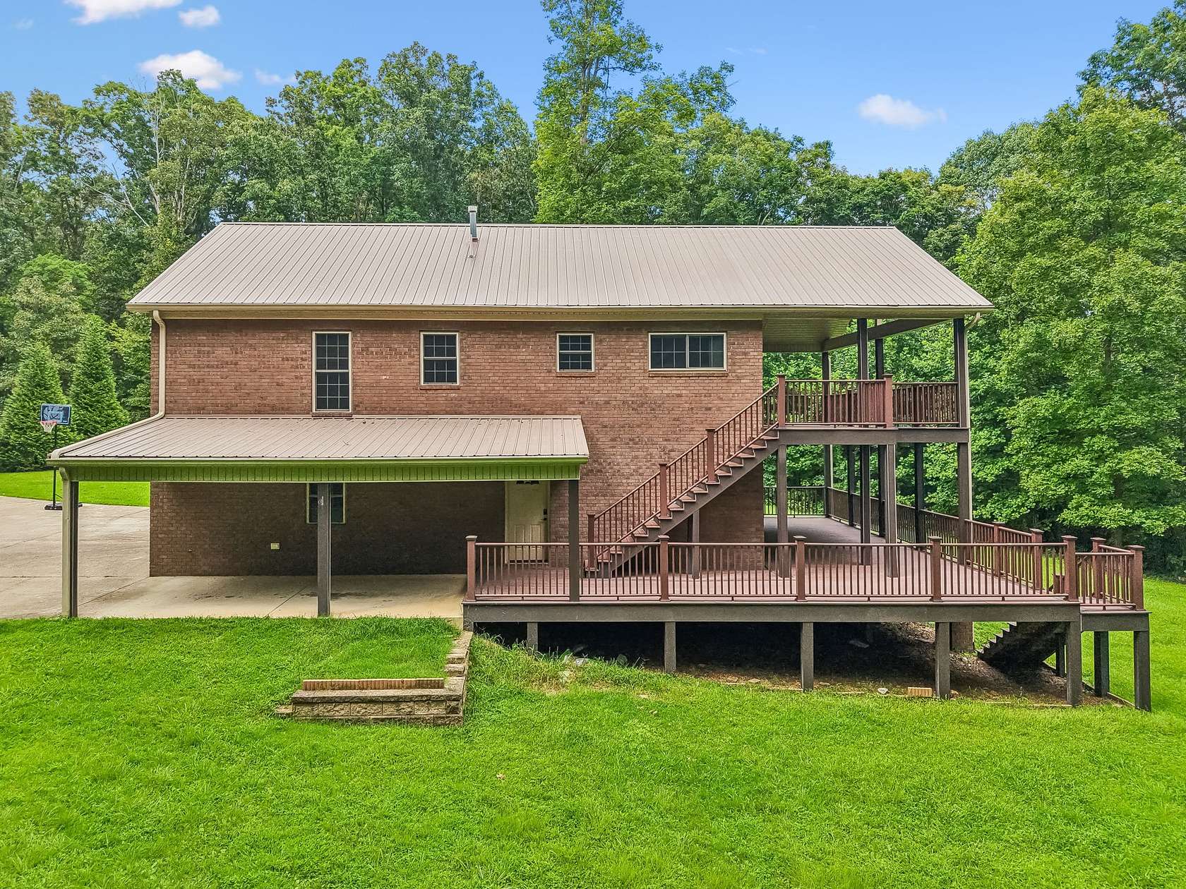 10 Acres of Recreational Land with Home for Sale in New Johnsonville, Tennessee