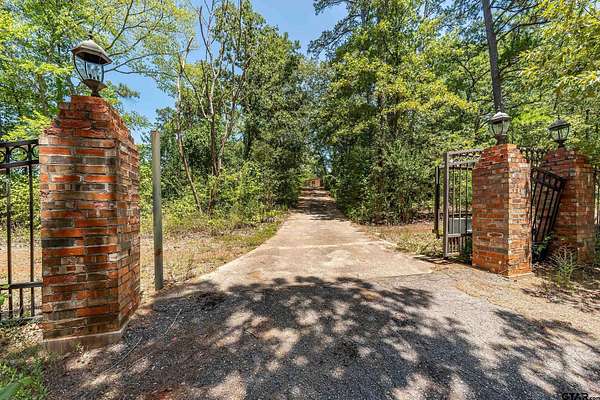 28.2 Acres of Agricultural Land with Home for Sale in Mineola, Texas
