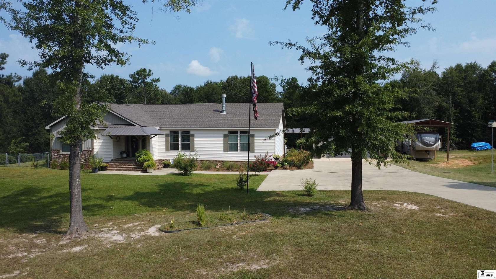 2.75 Acres of Land with Home for Sale in Chatham, Louisiana