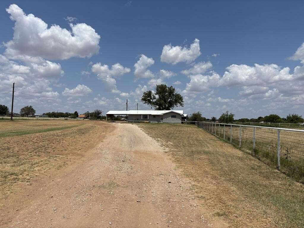 24.7 Acres of Agricultural Land with Home for Sale in Snyder, Texas