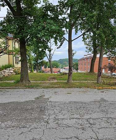 0.1 Acres of Mixed-Use Land for Sale in Hannibal, Missouri