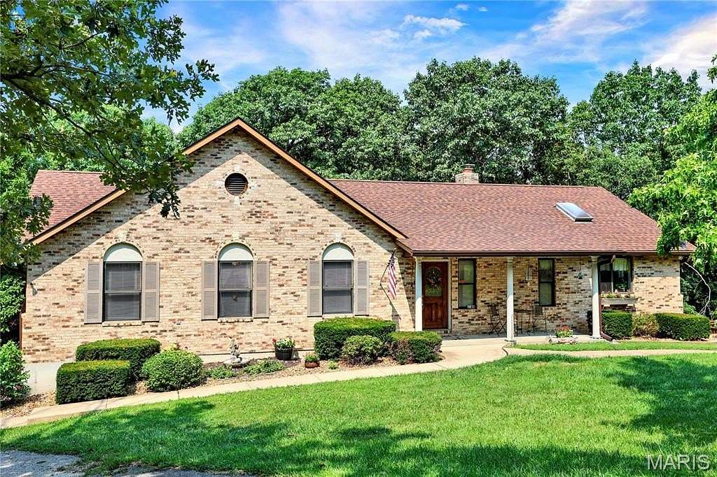 19.2 Acres of Recreational Land with Home for Sale in Villa Ridge, Missouri