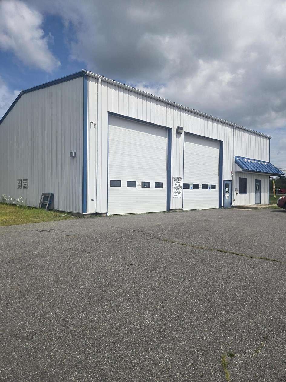 3.26 Acres of Improved Commercial Land for Sale in Farmington, Maine