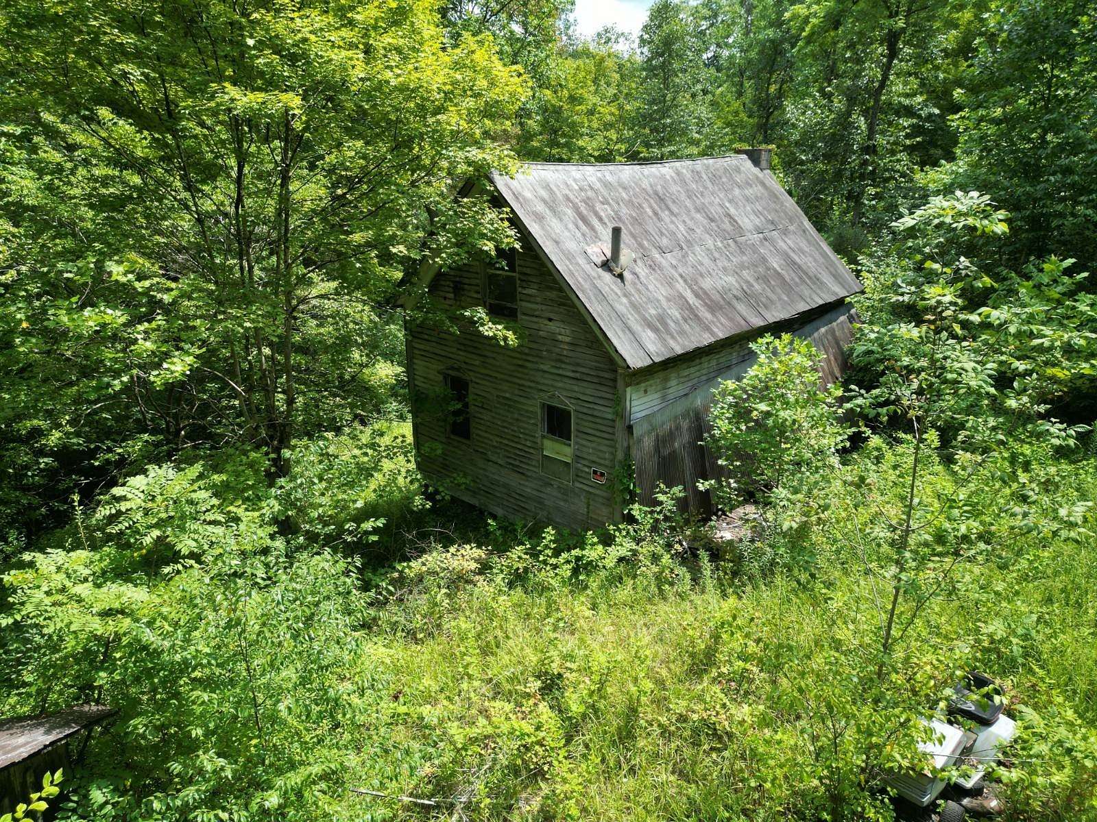 141 Acres of Recreational Land for Sale in Walton, West Virginia