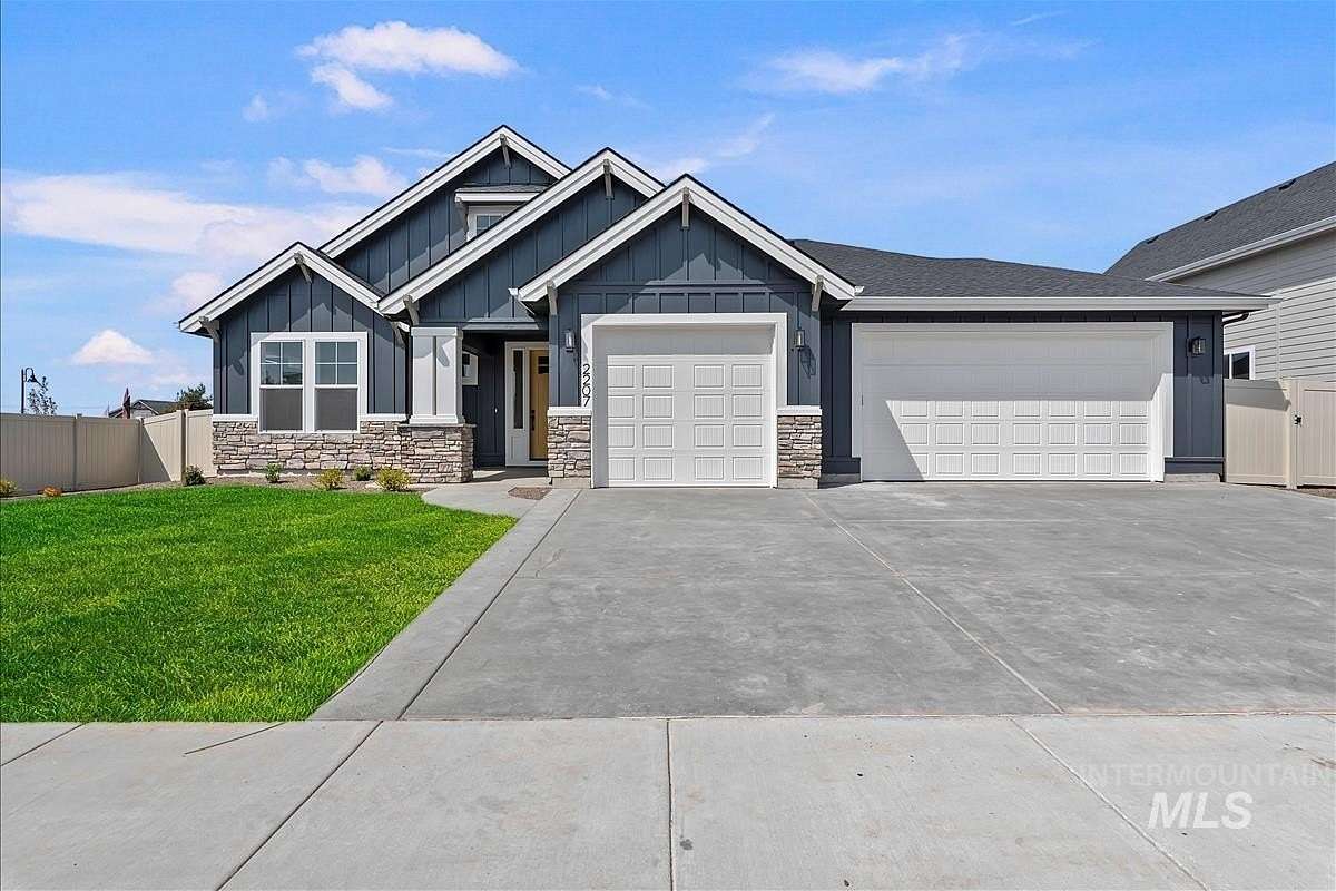 5 Acres of Land with Home for Sale in Caldwell, Idaho