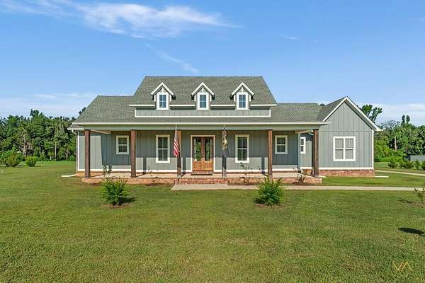 3.4 Acres of Land with Home for Sale in Abbeville, Mississippi
