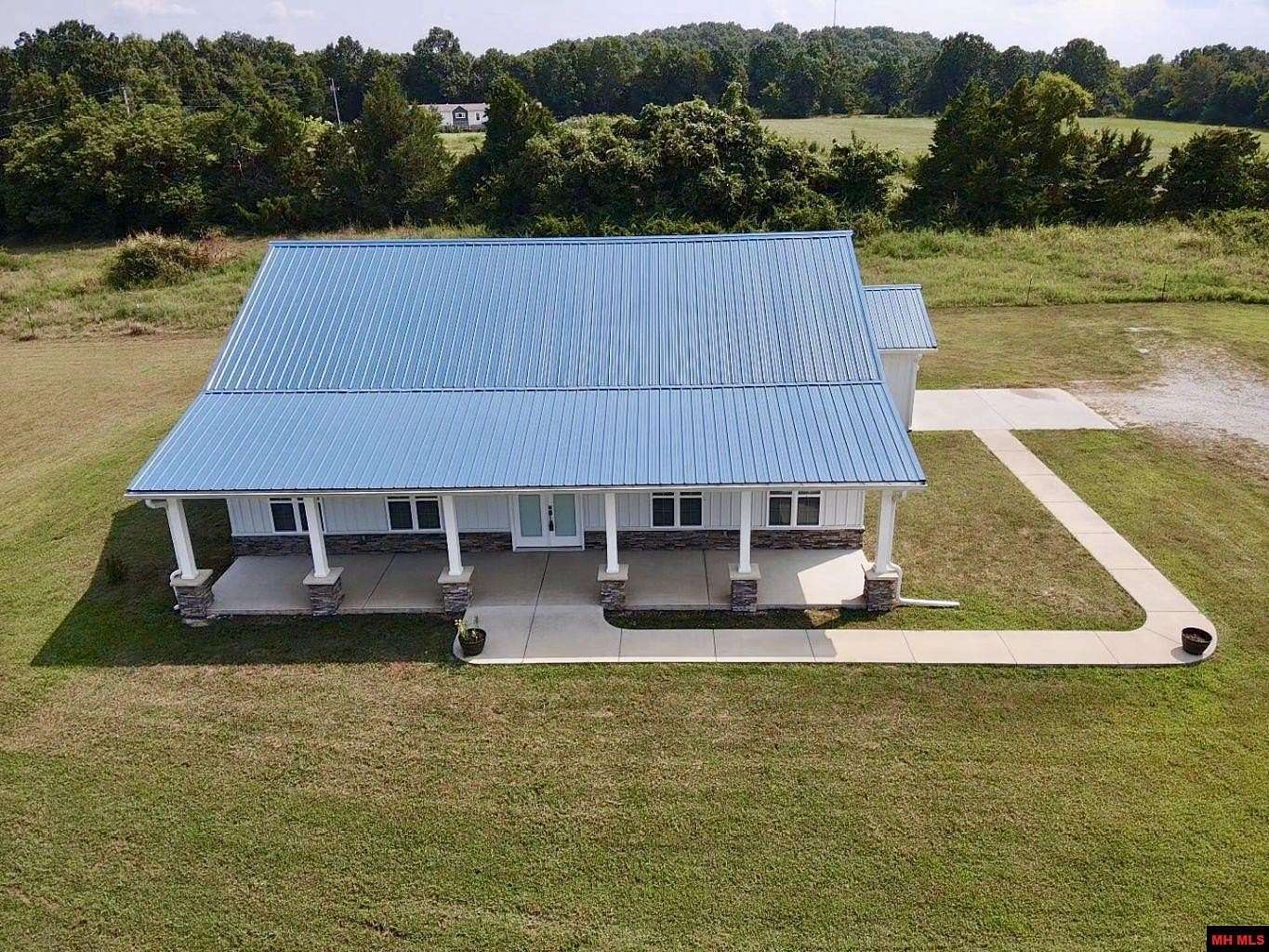 2.9 Acres of Land with Home for Sale in Mountain Home, Arkansas