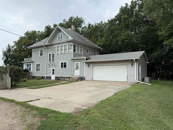 8.66 Acres of Land with Home for Sale in Vermillion, South Dakota