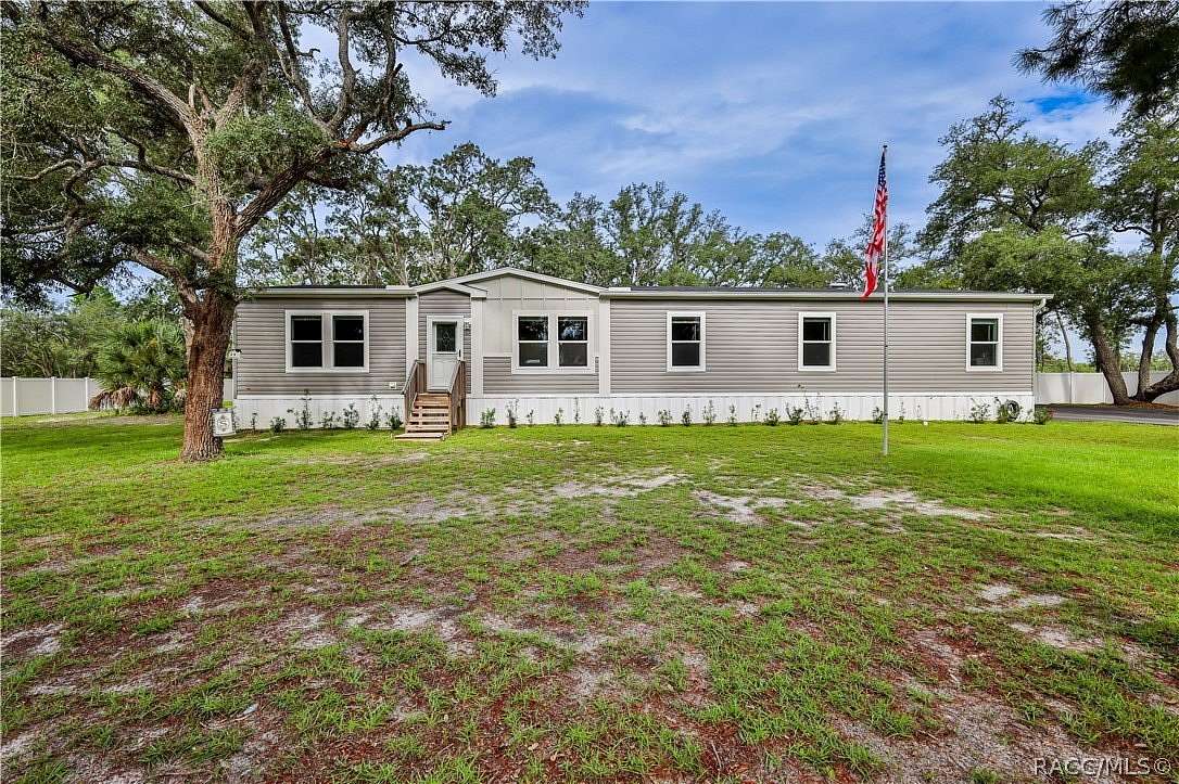 1.53 Acres of Land with Home for Sale in Weeki Wachee, Florida