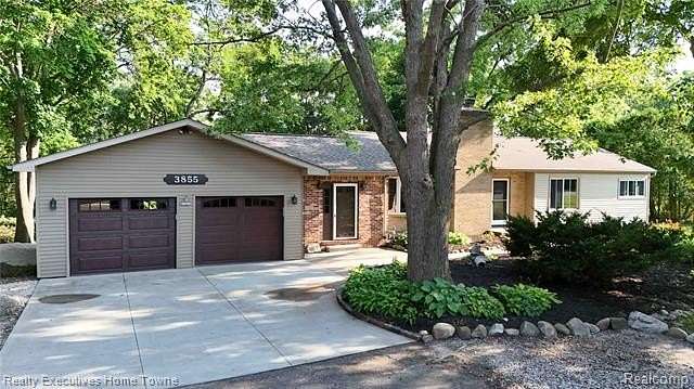 4.63 Acres of Land with Home for Sale in Fort Gratiot, Michigan